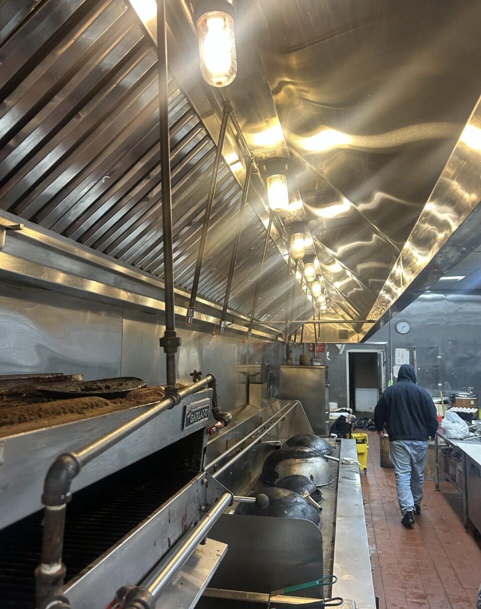 Restaurant building exterior cleaning